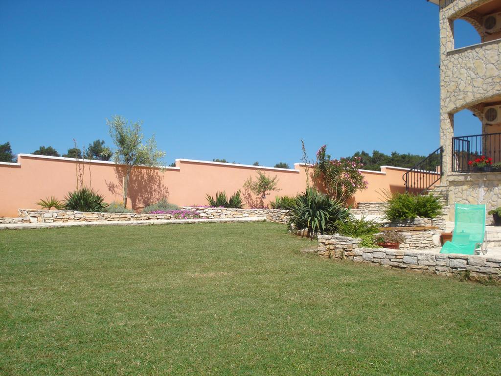 Apartments Villa Orange Medulin Kültér fotó
