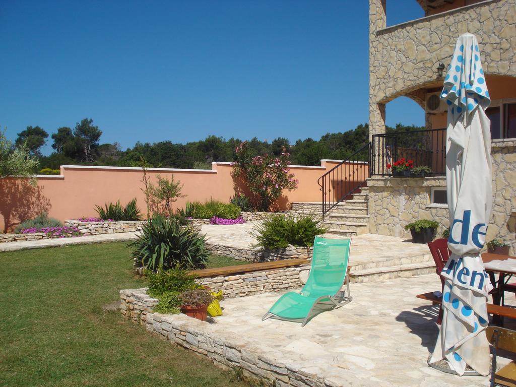 Apartments Villa Orange Medulin Kültér fotó